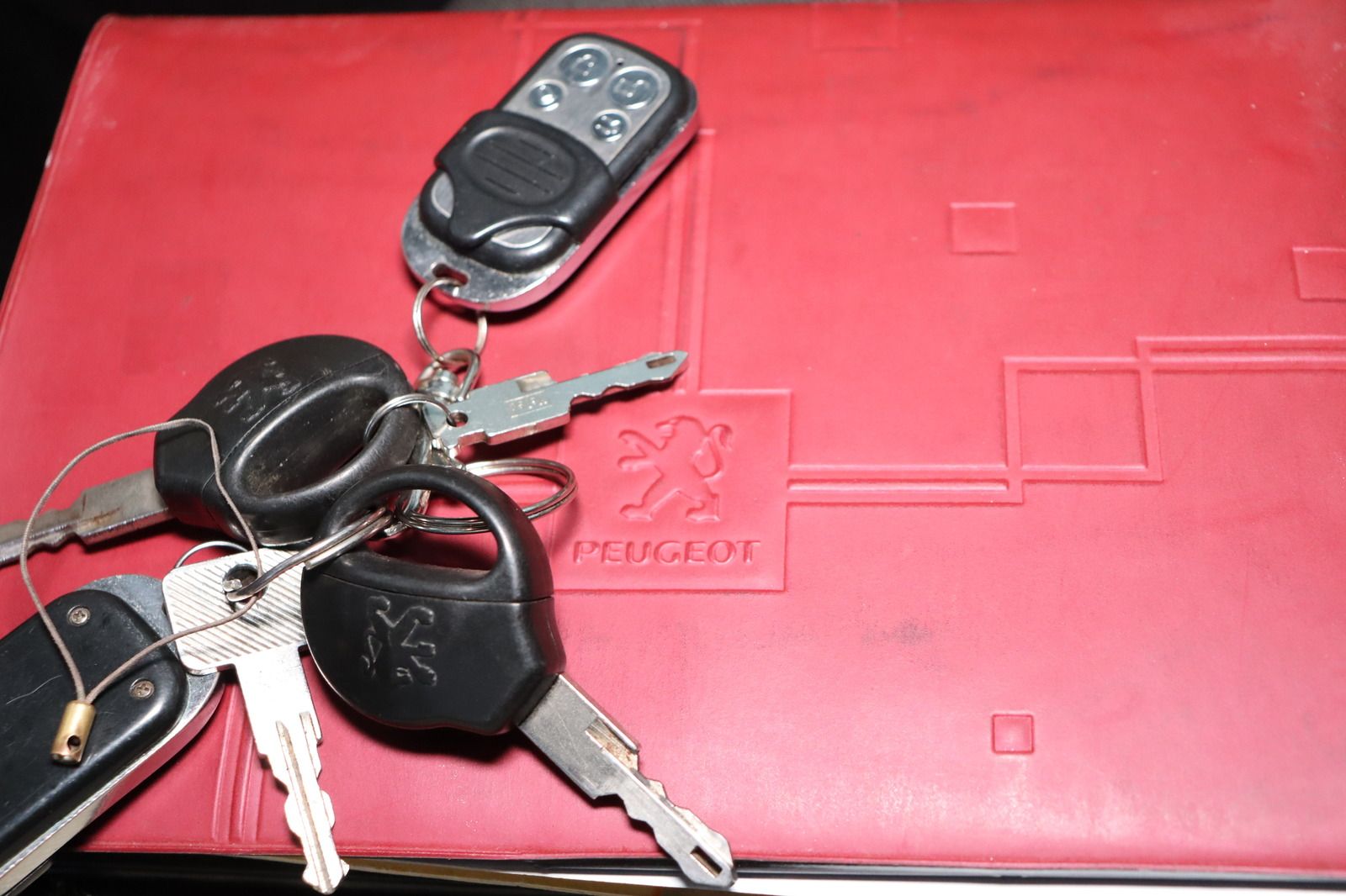 Fahrzeugabbildung Peugeot 206 1.1 Filou 60 HU/AU 01.27