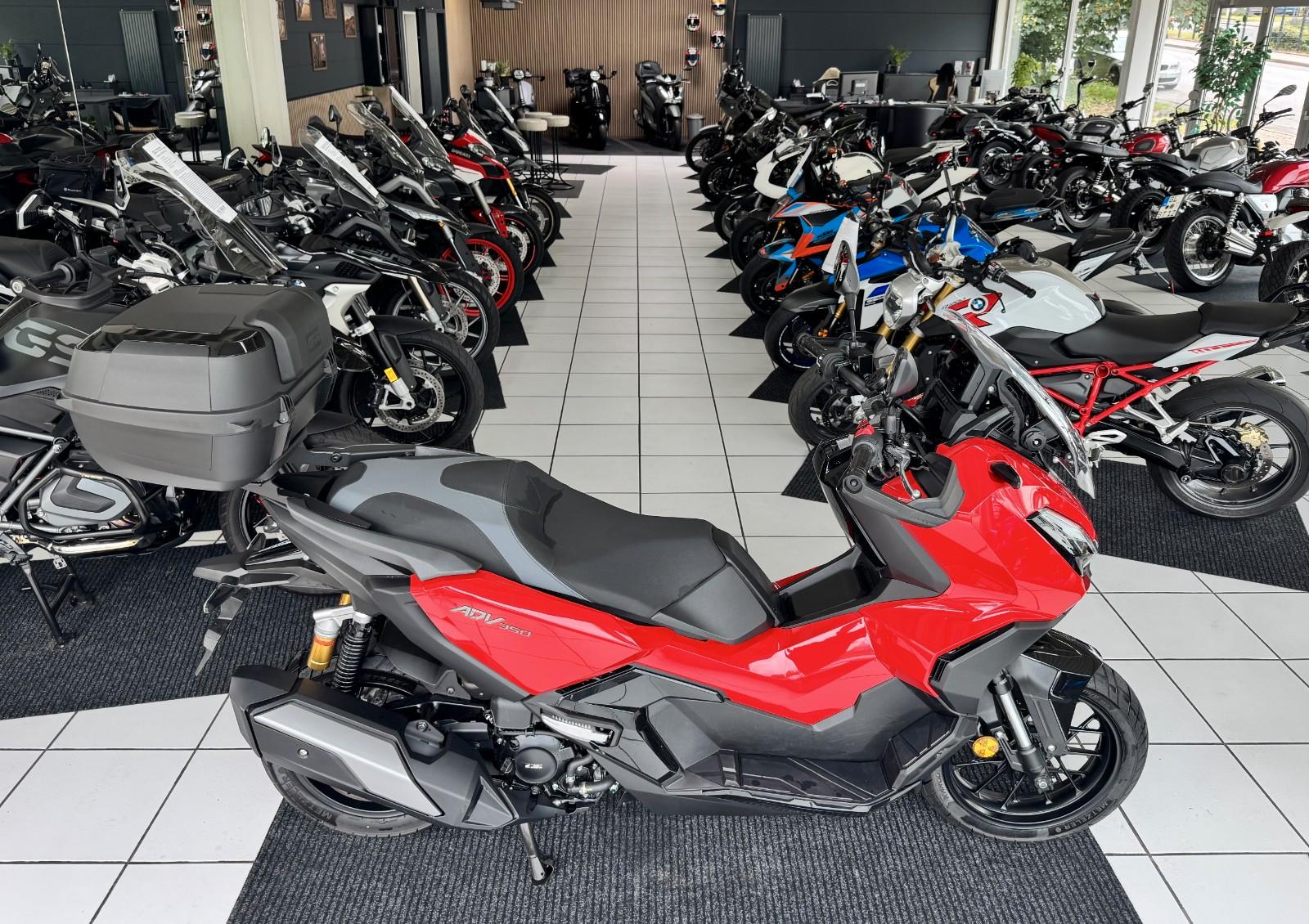 Honda ADV 350 A *Topcase*