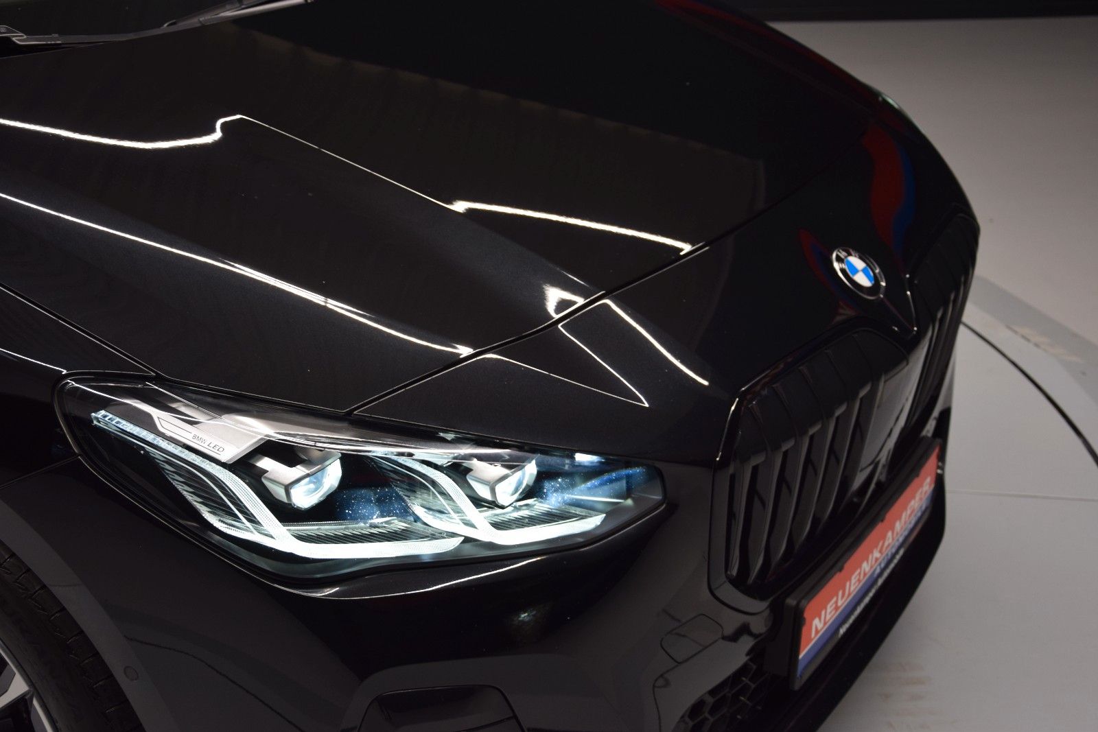 Fahrzeugabbildung BMW 218 i M Sport Leder Navi Pano. LED AHK DAB