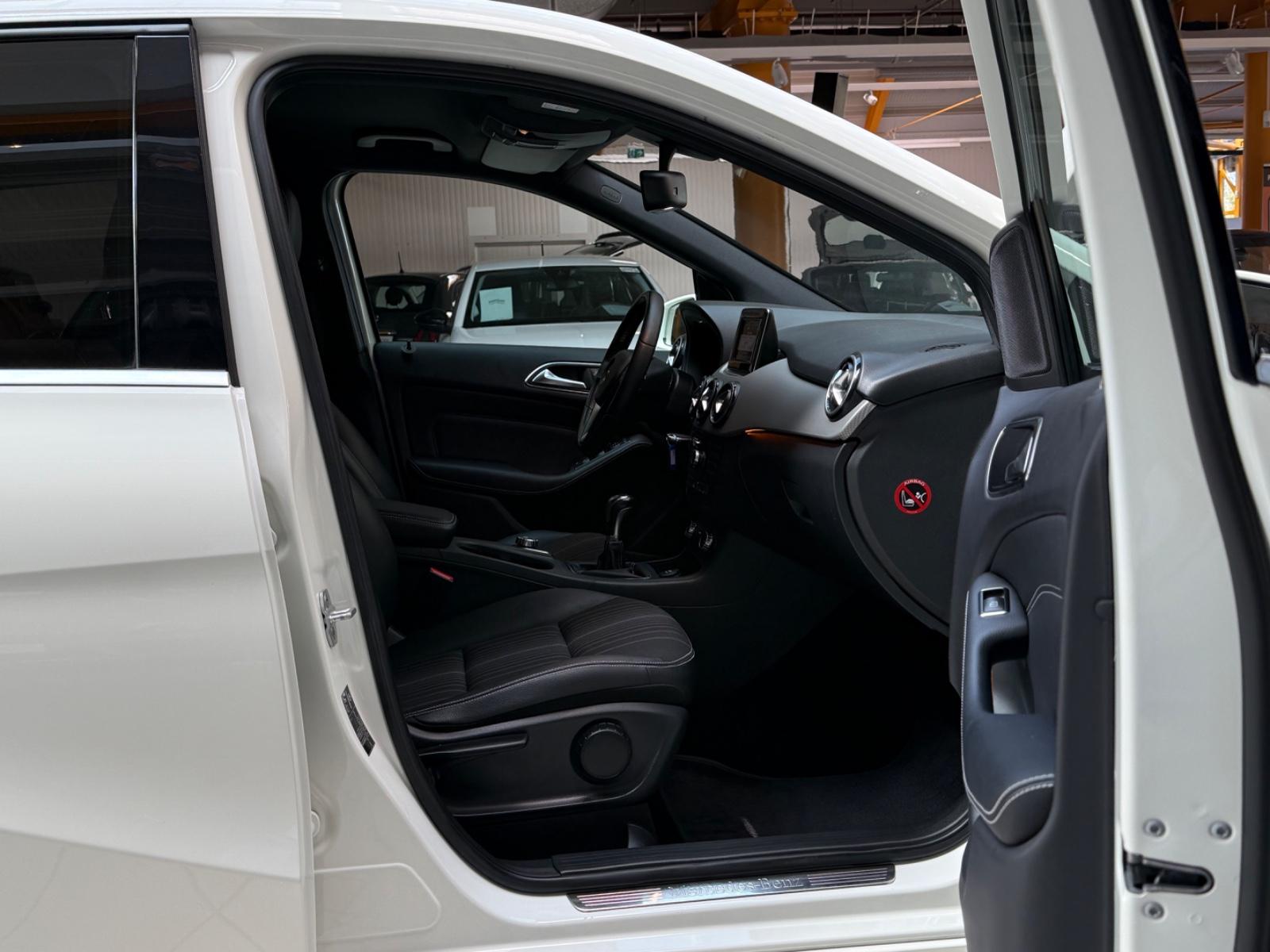 Mercedes-Benz B180|SHZ|PDC|Klimaanlage|Xenon|2.Hand|Bluetooth