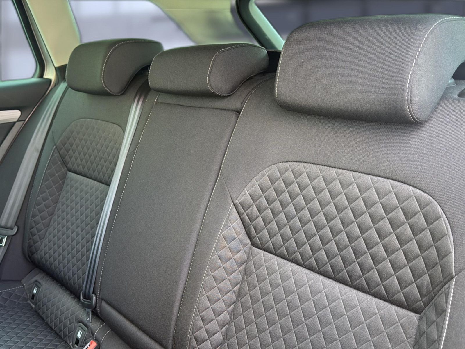 Fahrzeugabbildung SKODA Superb Combi / 1 Hd. unfallfrei