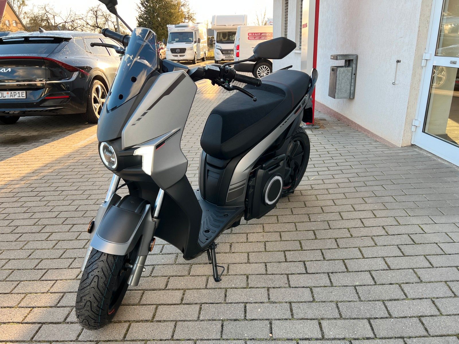 Fahrzeugabbildung Silence S01 Plus Connect Grey L3e