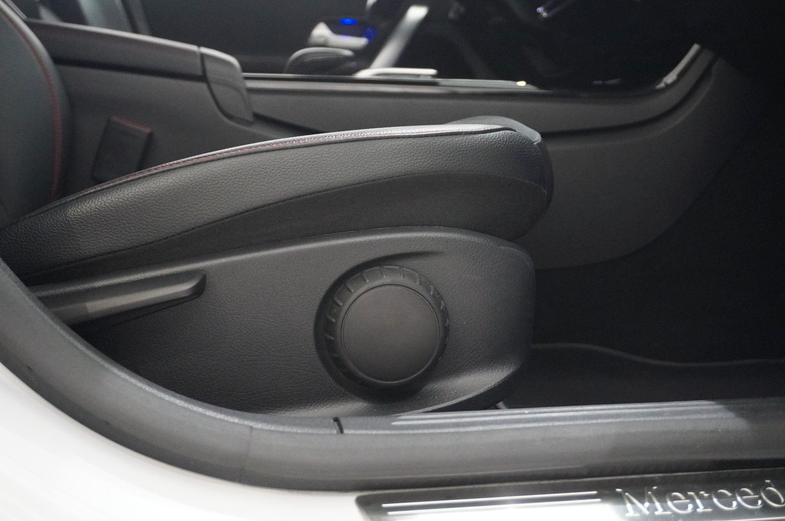 Fahrzeugabbildung Mercedes-Benz A 180 AMG LINE 7G-DCT NAVI/LED/VIRT./KAMERA/DAB+