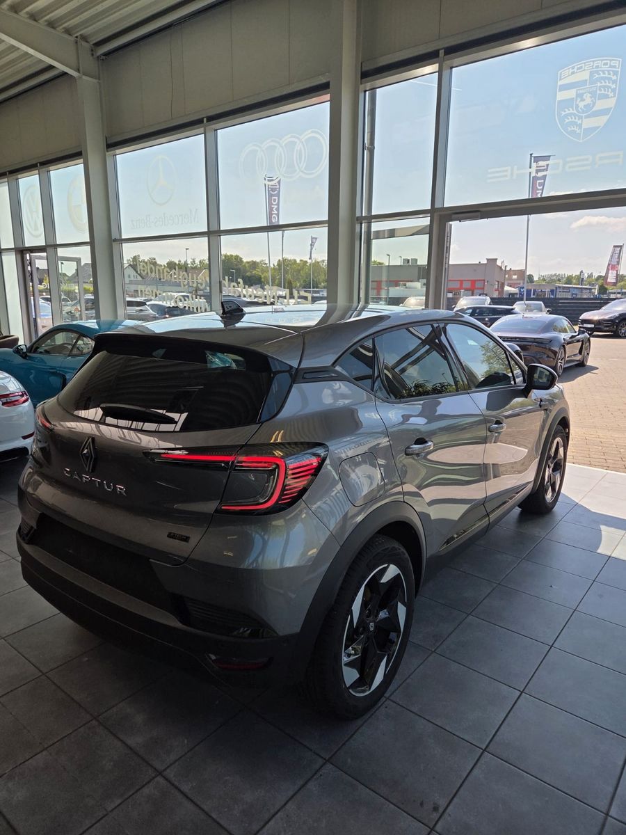 Fahrzeugabbildung Renault Captur Full Hybrid E-Tech 160 Esprit Alpine