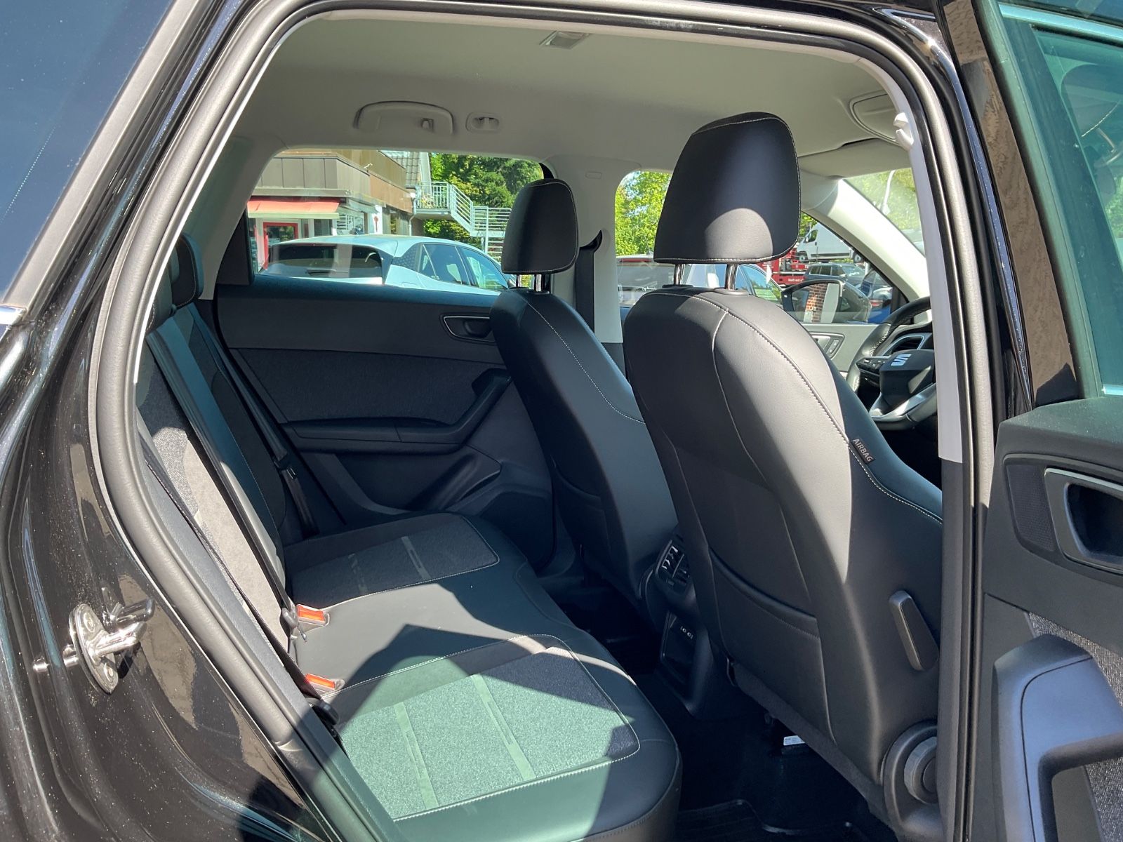 Fahrzeugabbildung SEAT Ateca 1.5 TSI Xperience DSG,Kamera,Navi,LED