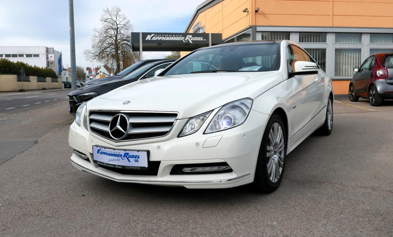 Mercedes-Benz E 200 CGI BlueEfficiency/LEDER/NAVI