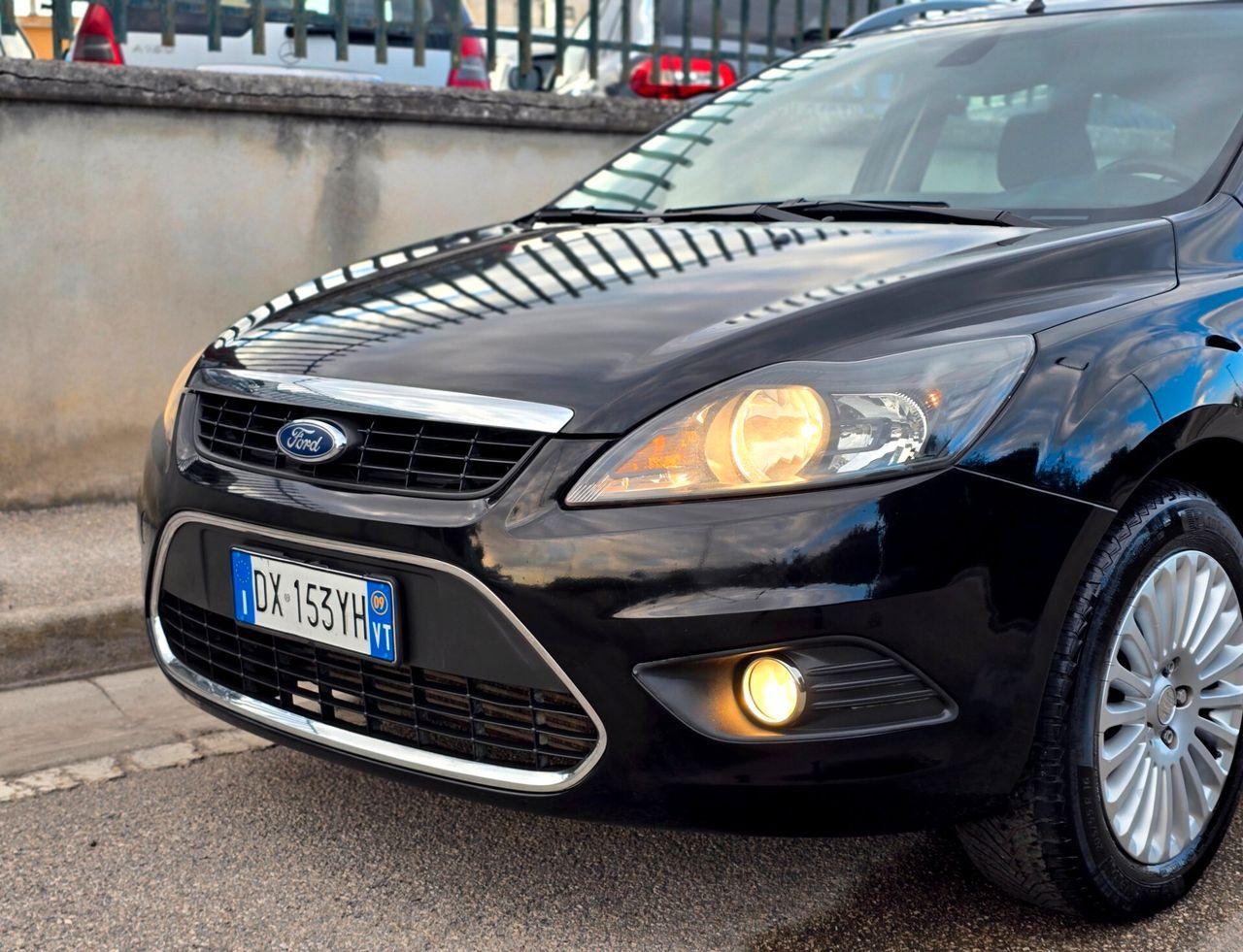 Ford Focus 2010 — photo 9
