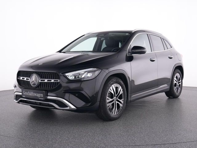 Mercedes-Benz GLA 200 d PROGRESSIVE+FAHRASS+PANO+AHK+KEYLESS++