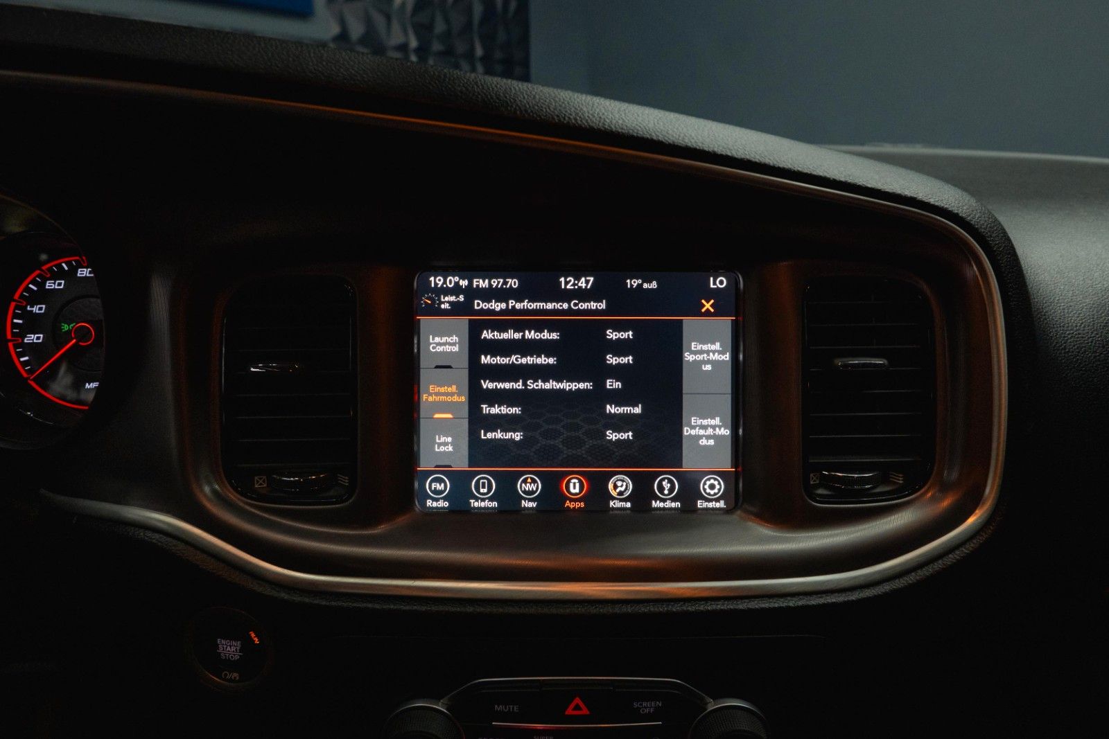 Fahrzeugabbildung Dodge Charger 5.7 V8 HEMI R/T KONG Night Performance