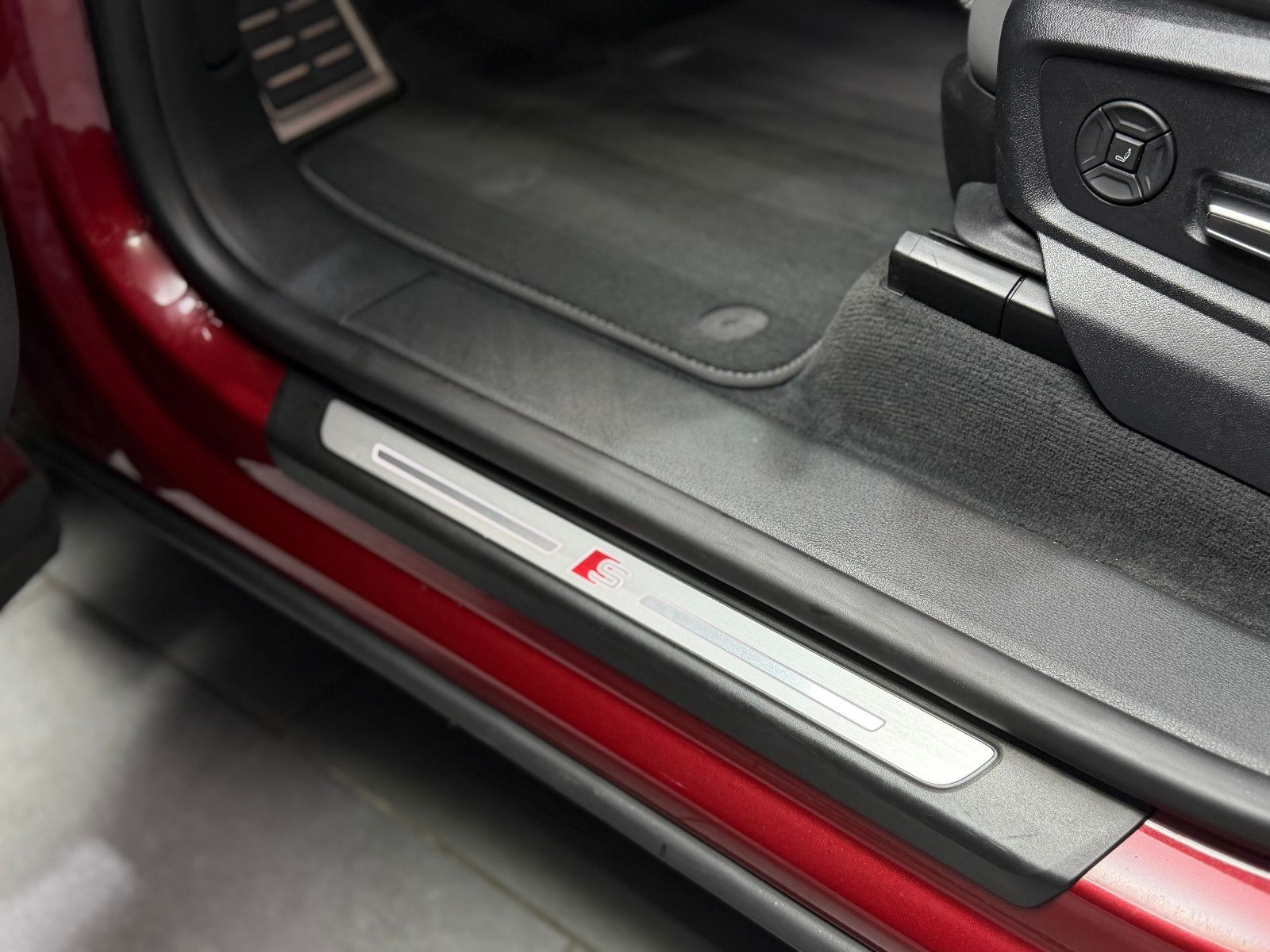 Fahrzeugabbildung Audi SQ8 4.0 TDI quattro|3D BANG&OLUFSEN|RS-SITZE|AHK