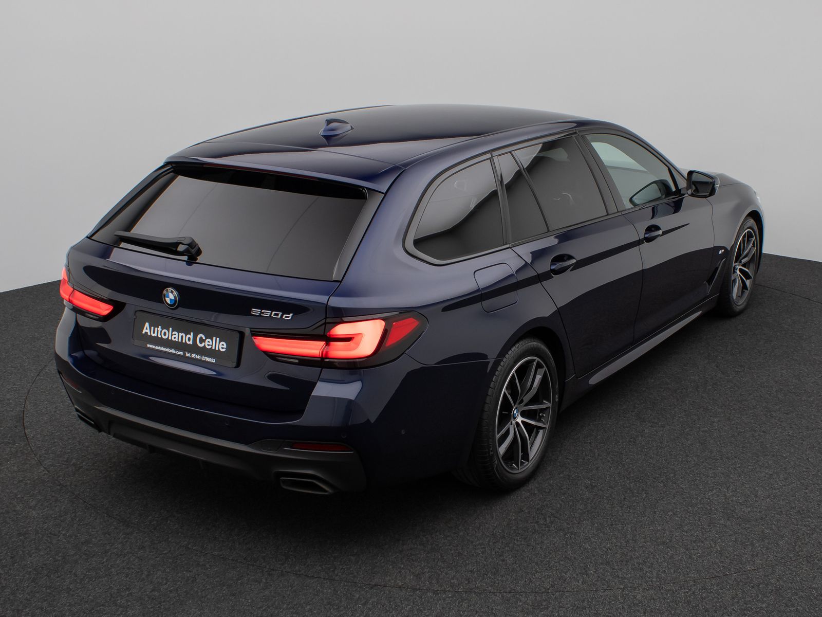 Fahrzeugabbildung BMW 530d M Sport Laser HUD DAB Komfort Alarm 18Zoll