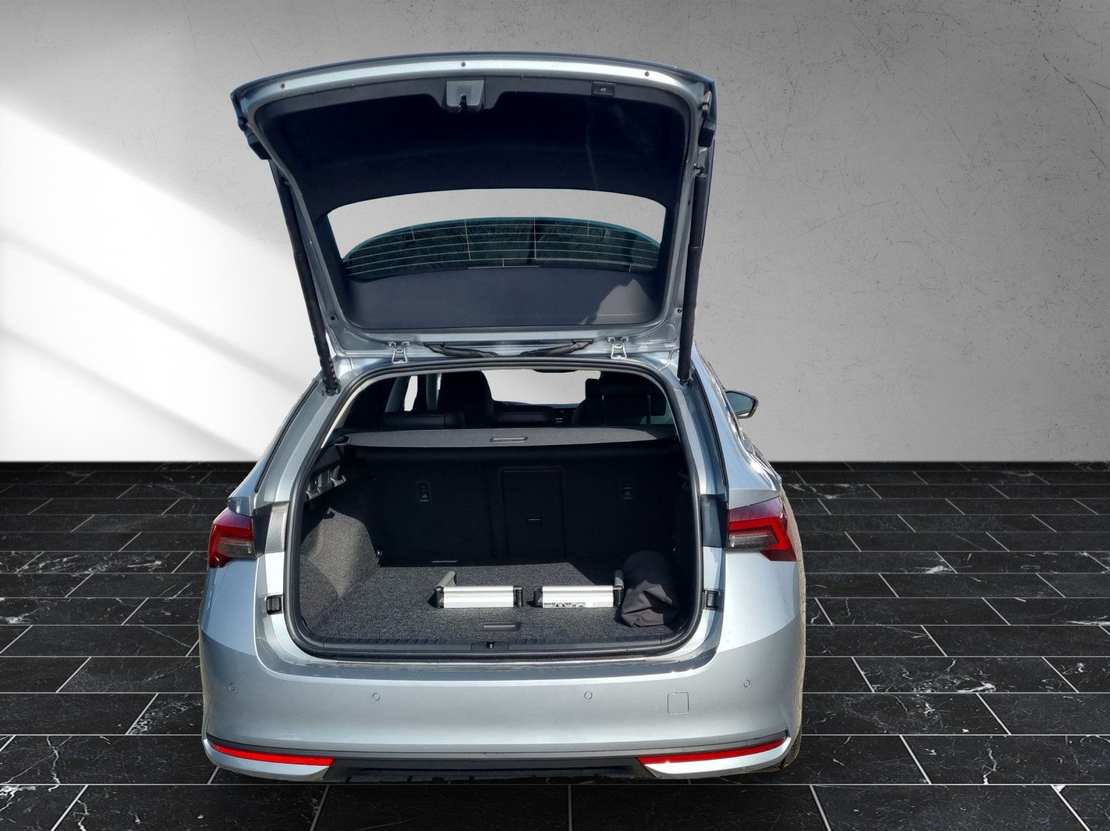 Fahrzeugabbildung SKODA Octavia Combi 1.5 TSI mHEV Balance AHK Li/Si+