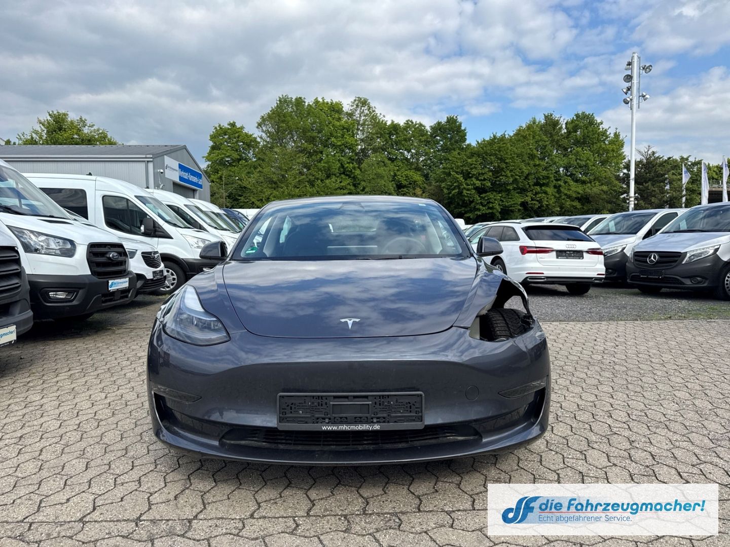 Fahrzeugabbildung Tesla Model 3 RWD Soundsystem ACC El. Heckklap.*UNFALL