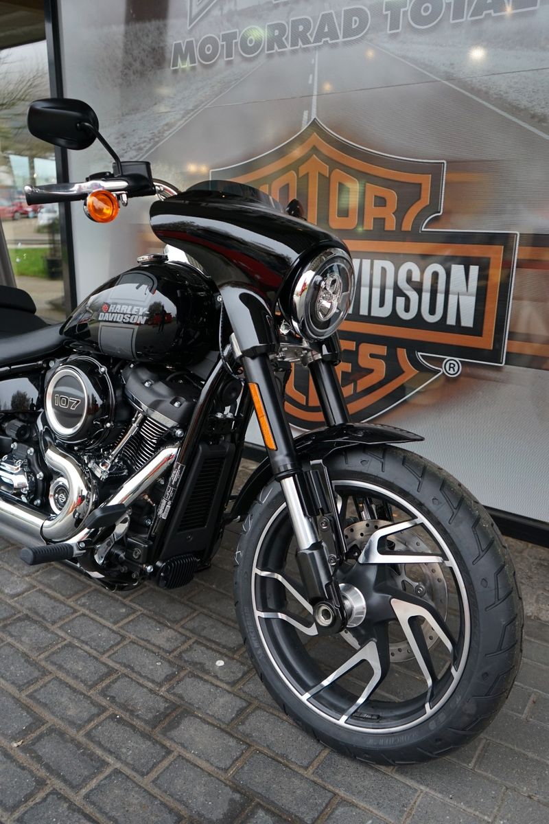 Fahrzeugabbildung Harley-Davidson Softail Sport Glide 107 Sofort Verfügbar 2024