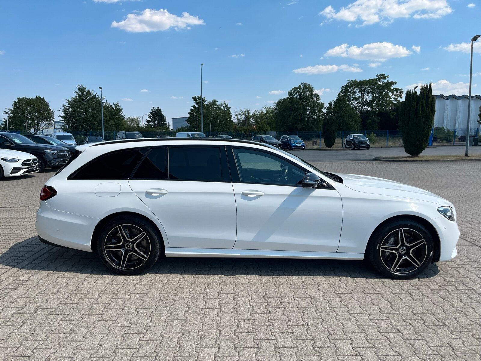 Mercedes-Benz E 300 de 4MATIC T AMG AHK Night Pano Burm 360° foto 4