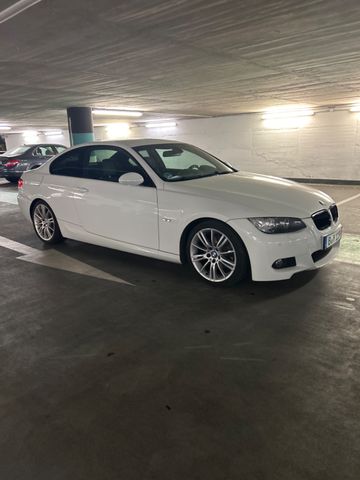 BMW 320i Coupé 