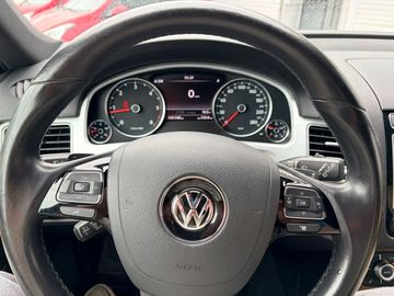 Volkswagen Touareg - 9