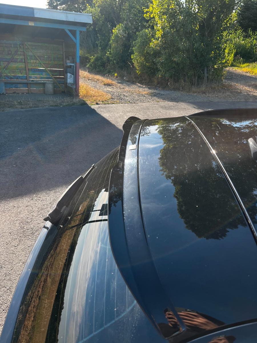 BMW 320 2010 — photo 5