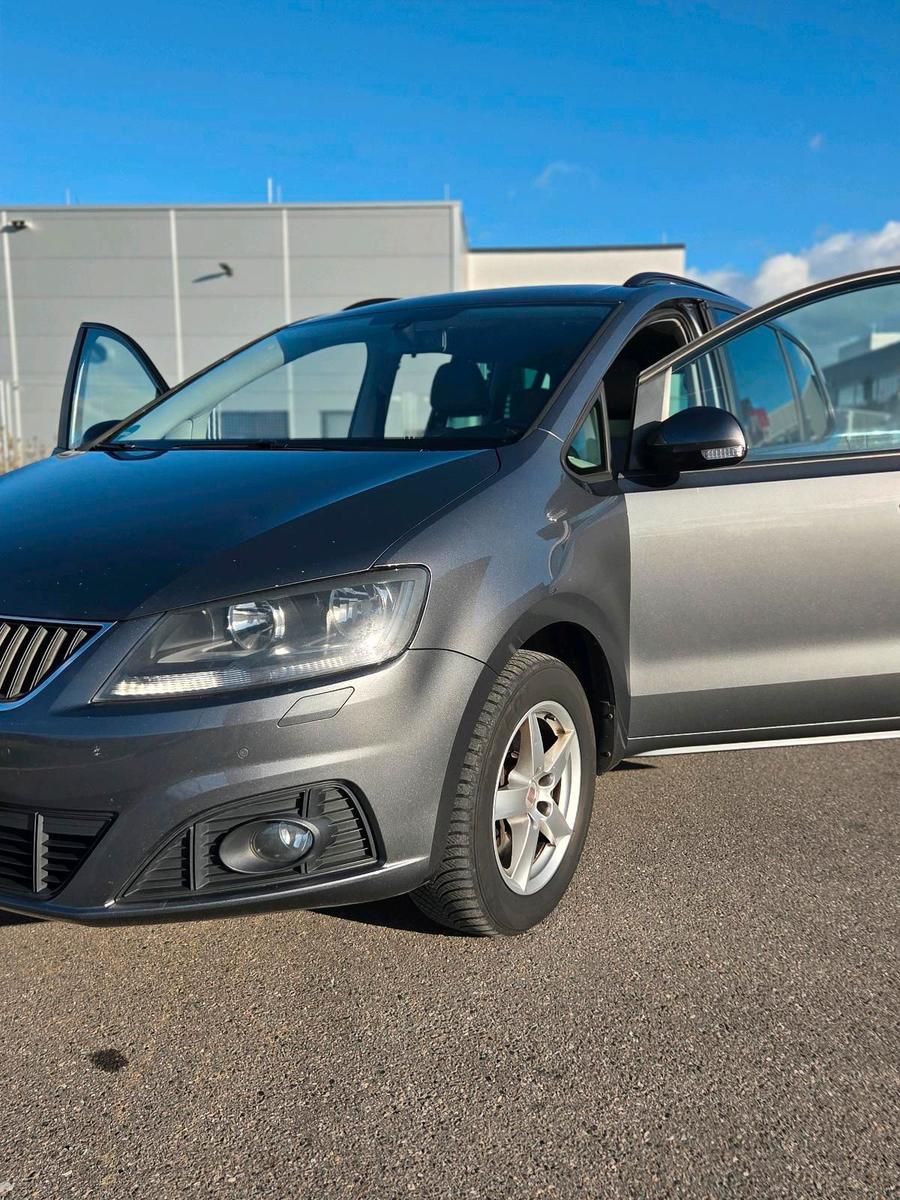 Seat Alhambra 2012 — rear view