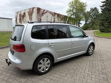 Volkswagen Touran - 5