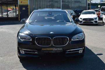 BMW 750 - 2