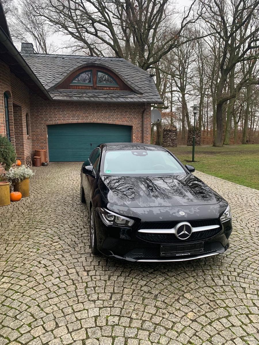 Mercedes-Benz CLA Shooting Brake CLA 220 d 4Matic/PANO/LED