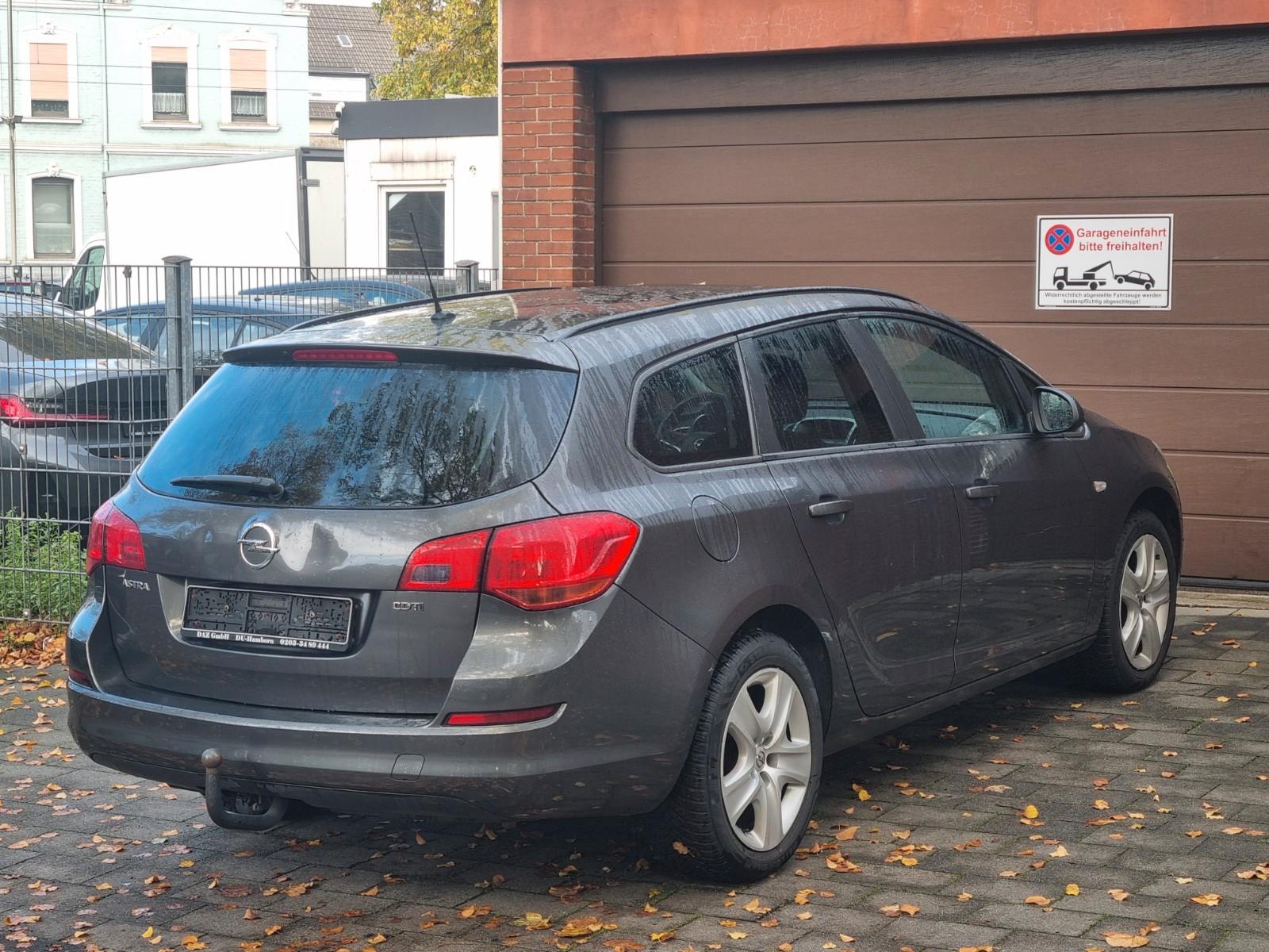 Opel Astra 2012 — photo 5