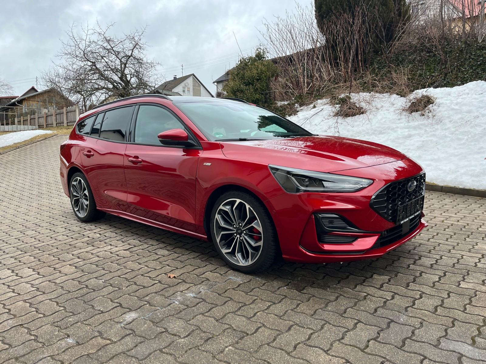 Ford Focus Turnier ST-Line X - Matrix LED, B&O, Pano