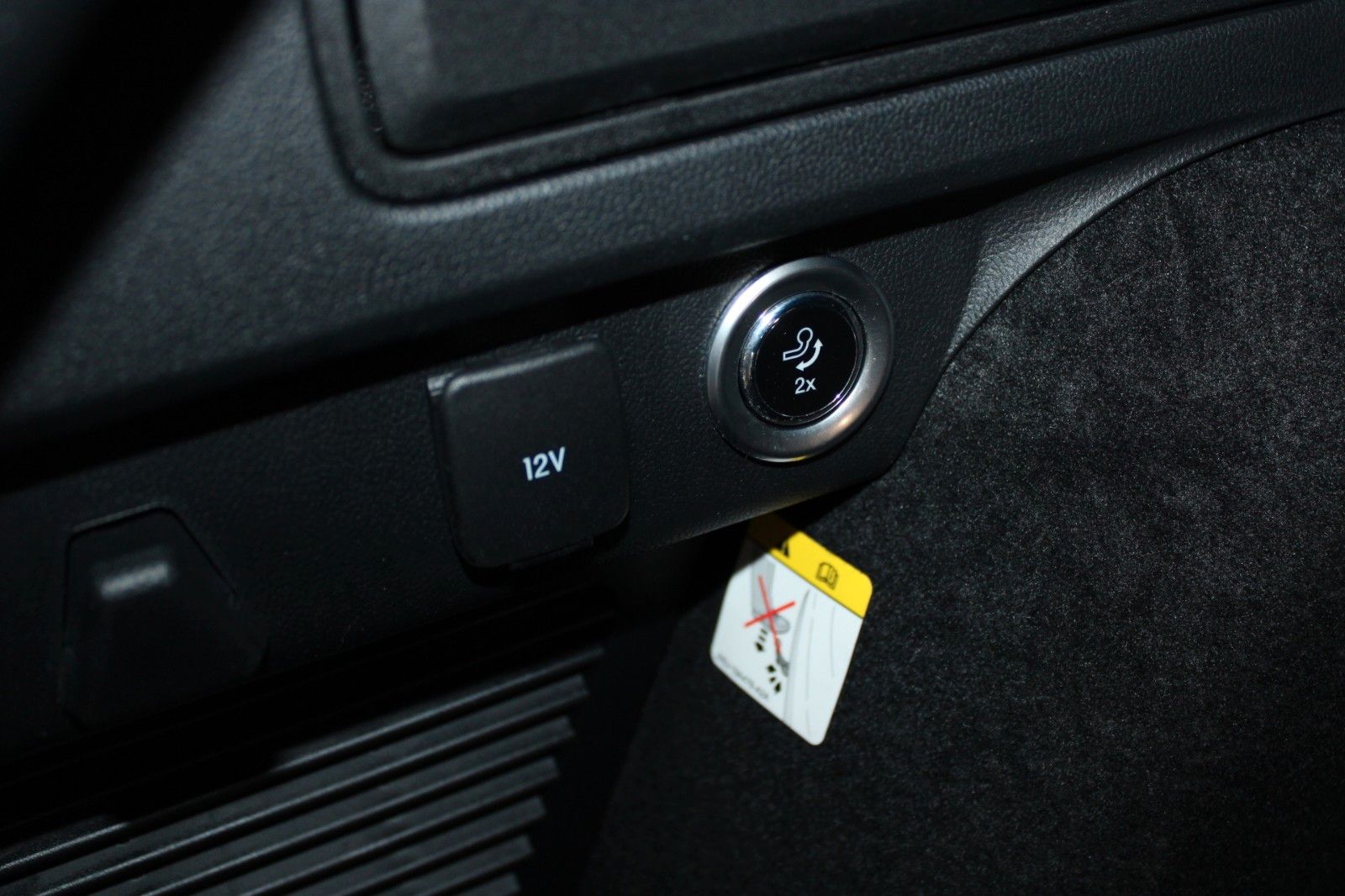 Fahrzeugabbildung Ford Kuga 2.5 PHEV ST-Line X Aut. LED CAM el. AHK uvm
