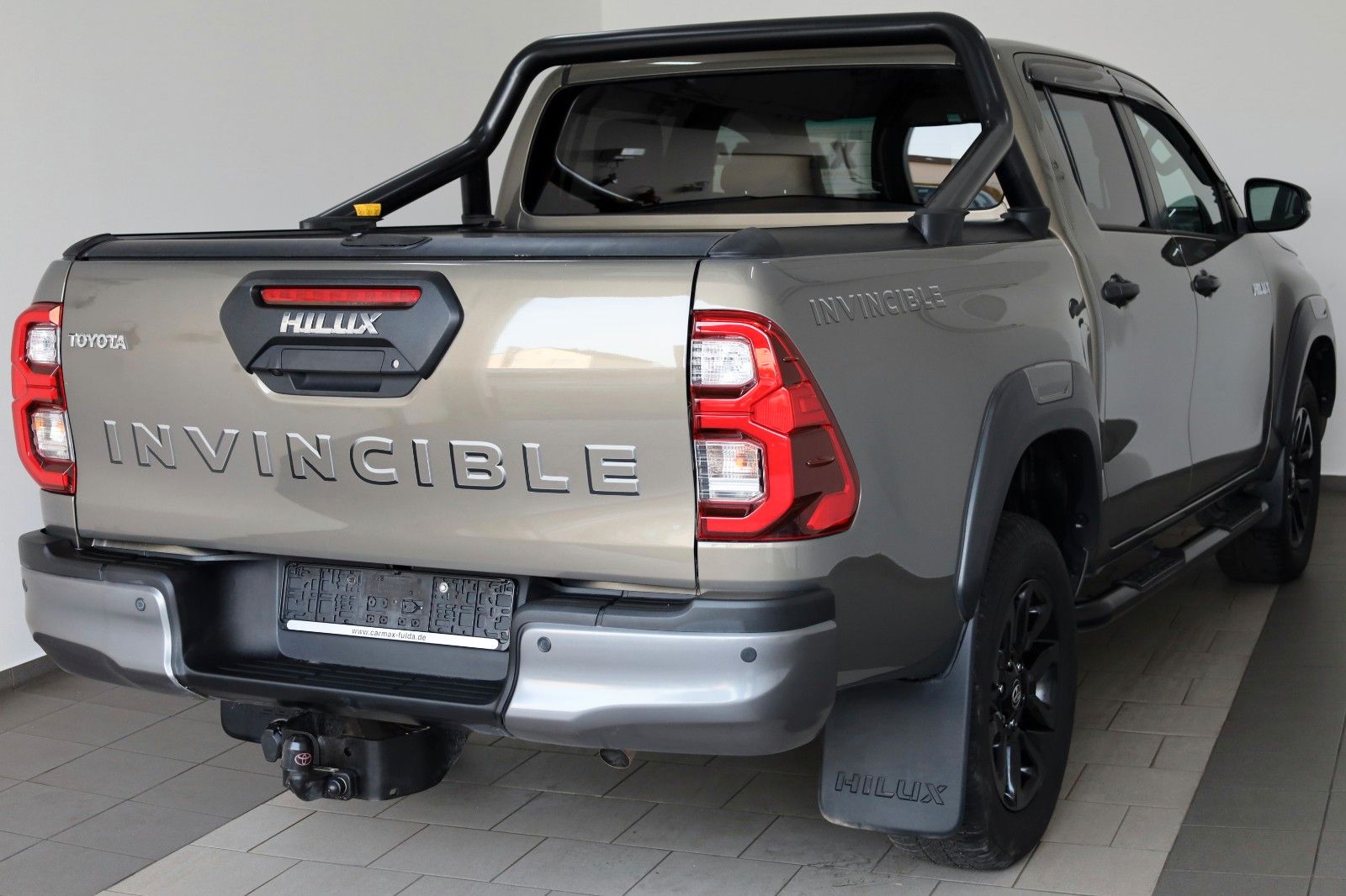 Fahrzeugabbildung Toyota Hilux 2.8 D-4D 4x4Invincible,Leder,ACC,Rollo,AHK