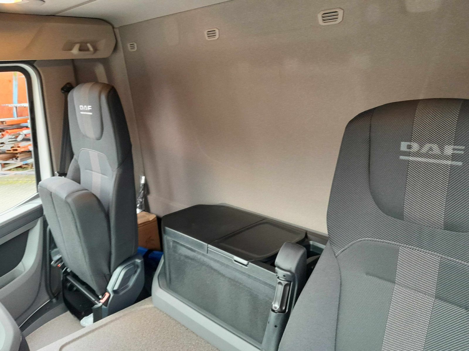 Fahrzeugabbildung DAF XD 370 Fa Swing-Board-Aufbau