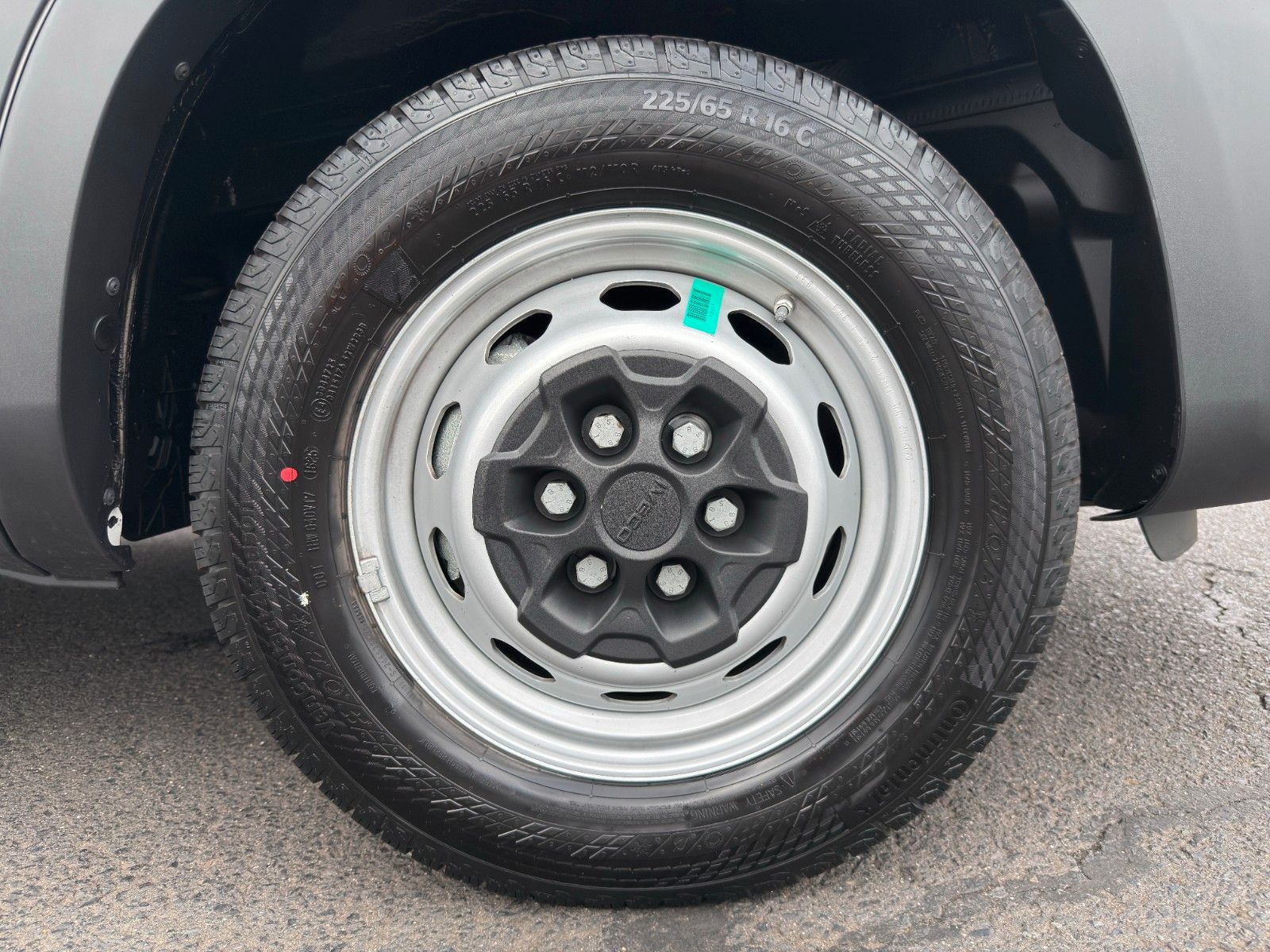 Fahrzeugabbildung Iveco Daily 35S14B V Airlineschienensystem *AHK 3,5 t*