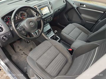 Volkswagen Tiguan - 11