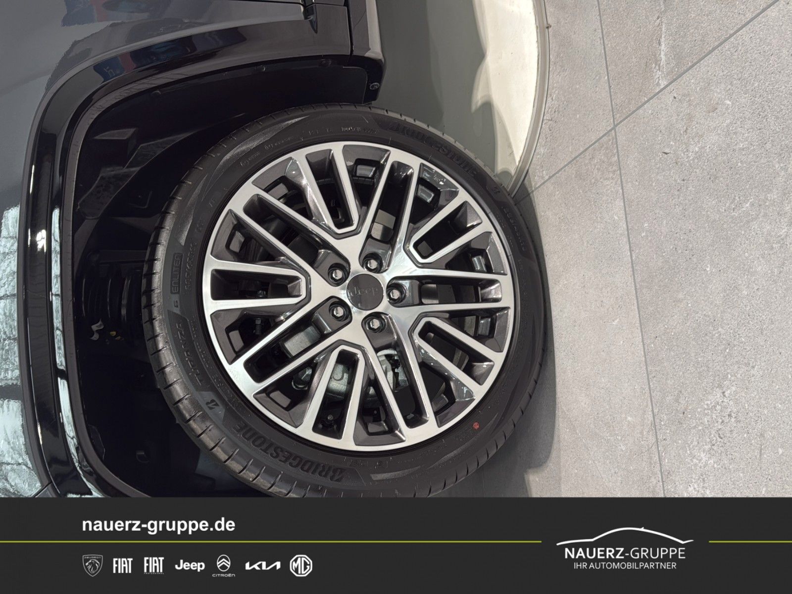 Fahrzeugabbildung Jeep Compass Summit Mild-Hybrid FWD
