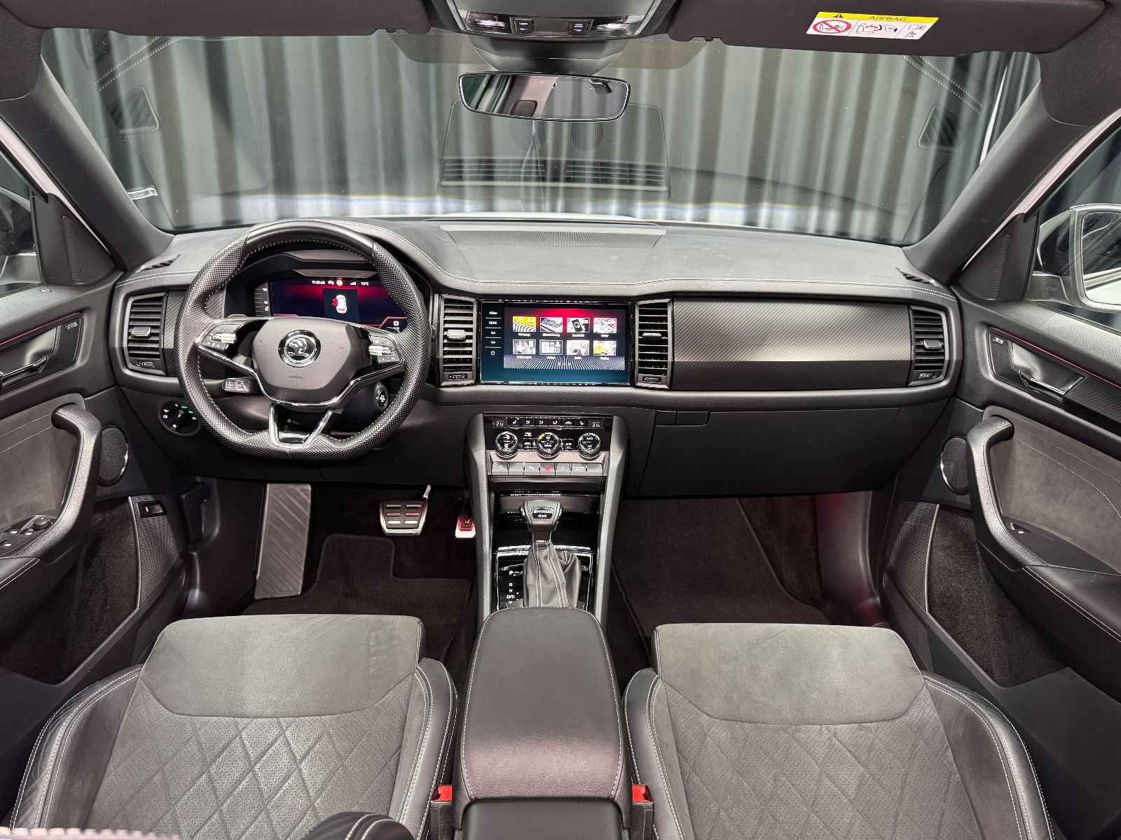 Fahrzeugabbildung SKODA Kodiaq Sportline 4x4|DSG|7-SITZER|AHK|ACC