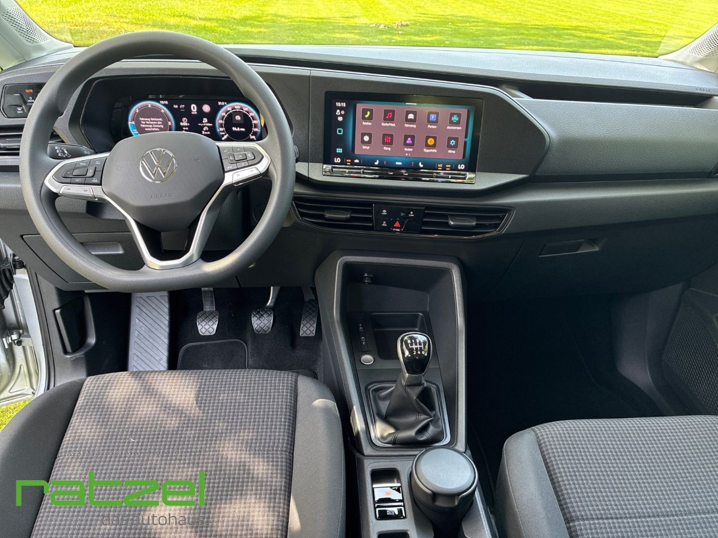 Fahrzeugabbildung Volkswagen Caddy 2.0 TDI KR 5-Sitze+AHK+KLIMA+RFK+PDC+ACC