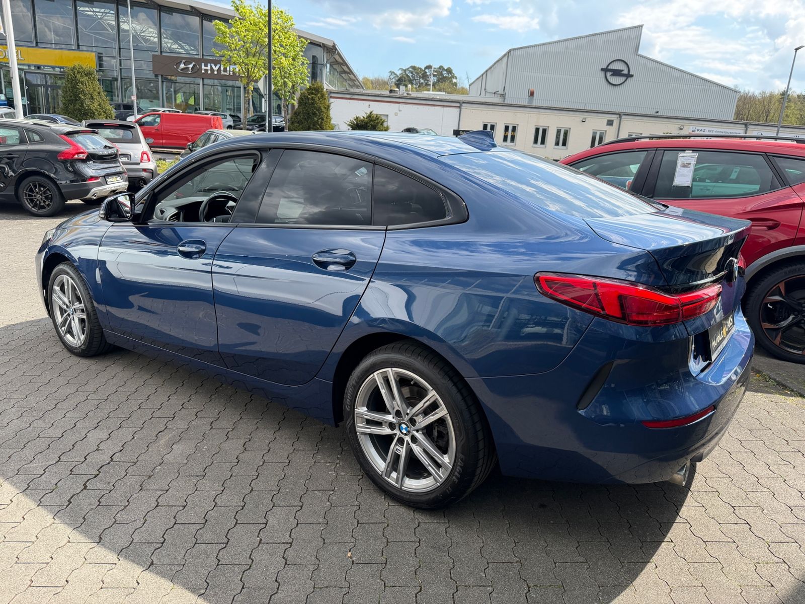 Fahrzeugabbildung BMW 218i Gran Coupe Luxury Line Shadow LED NAV SHZ