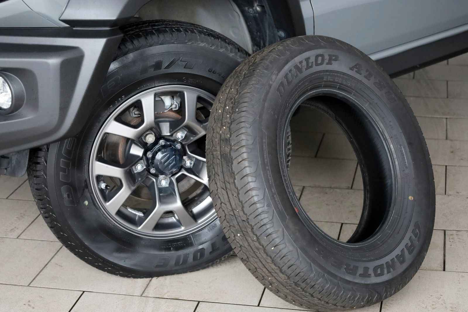 Fahrzeugabbildung Suzuki Jimny Comfort+,AllGrip,4WD,Navi,4 Sitze,AUTOMAT