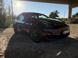 Tesla Model Y Long Range RWD mit EAP+Tieferlegung+AHK - Tesla Model Y: Rot