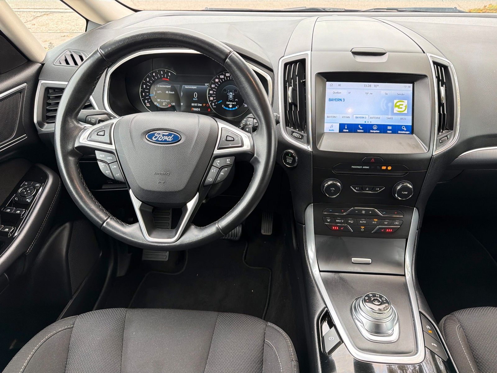 Fahrzeugabbildung Ford S-Max S-MAX Titanium