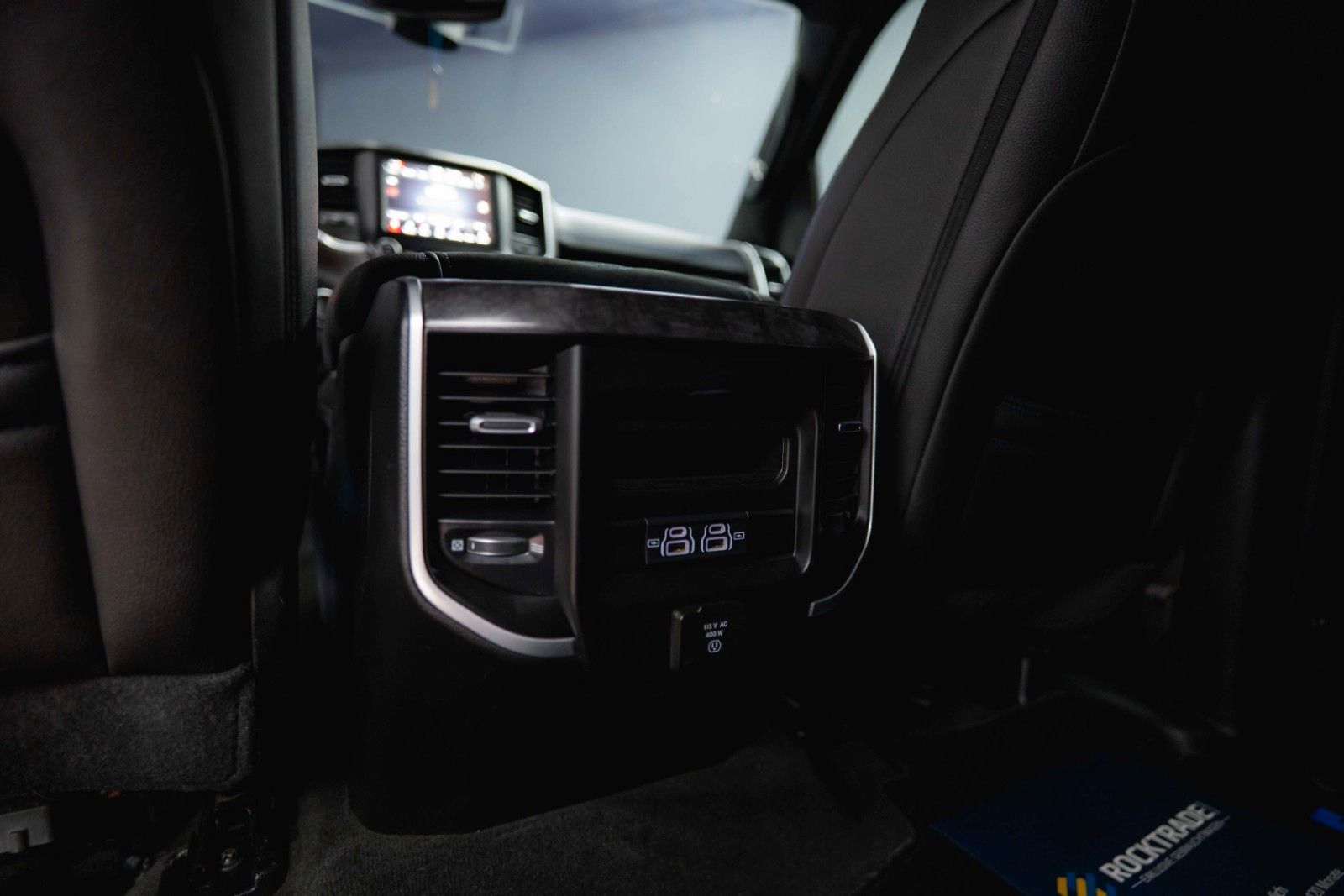 Fahrzeugabbildung Dodge RAM 5.7 V8 HEMI 4x4 OFFROAD Night Unfallfrei LED