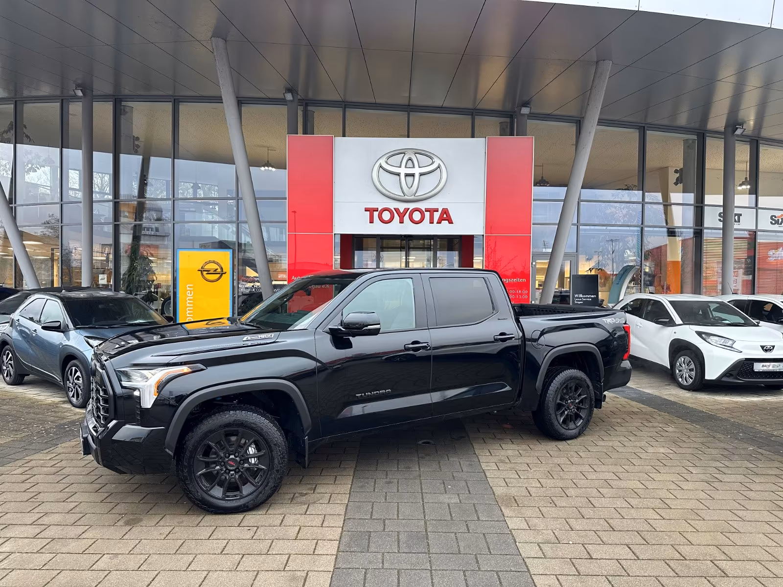 Toyota Hilux Tundra / Hilux 3,5-L Hybrid iForce Max Crew Cab