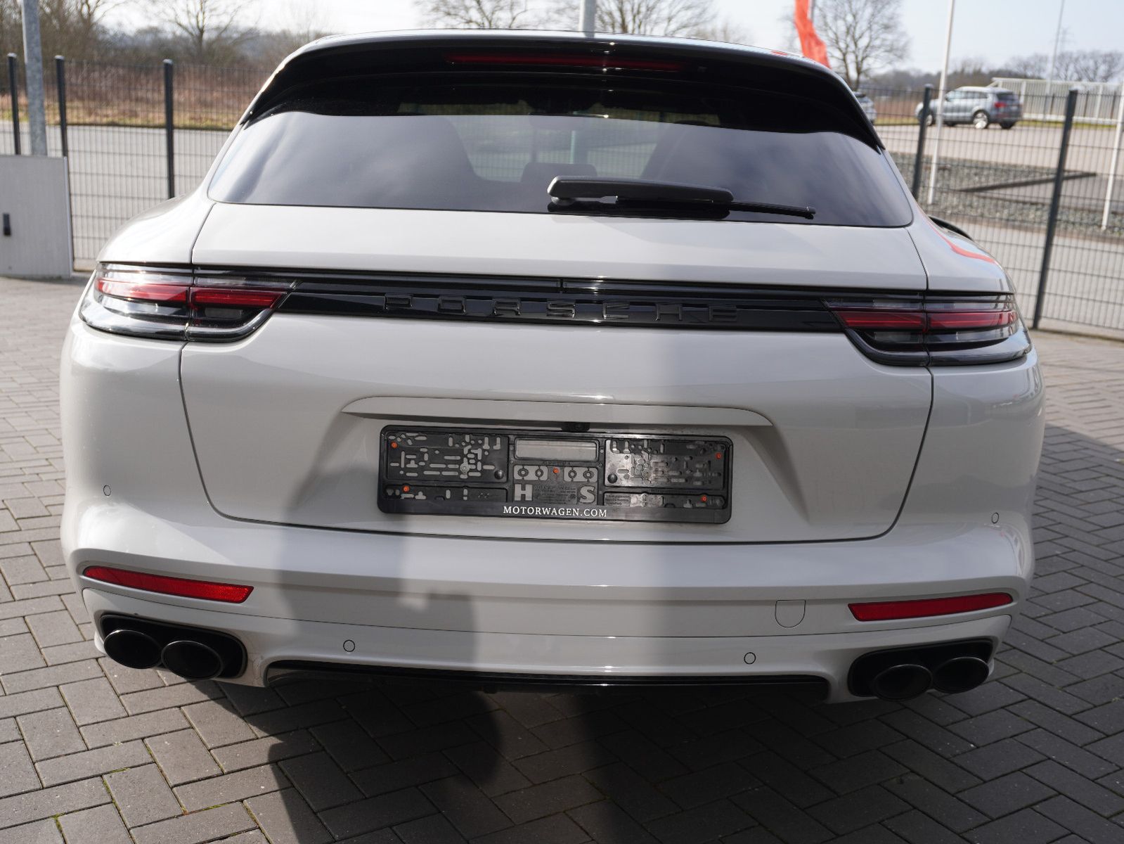 Fahrzeugabbildung Porsche Panamera Sport Turismo 4 E-Hybrid