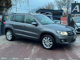 Volkswagen Tiguan Sport & Style 4Motion*Pano*Navi*Xenon*AHK - Volkswagen Tiguan aus 2012 mit Diesel-Antrieb
