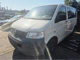 Volkswagen T5 Transporter Kasten/t 5Kombi Kombi - VW T5 Transporter von 2004