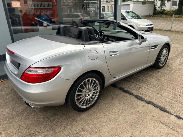 Fahrzeugabbildung Mercedes-Benz SLK 200 Autom.+Leder+Navi+SHZ+Aircraft+Panorama