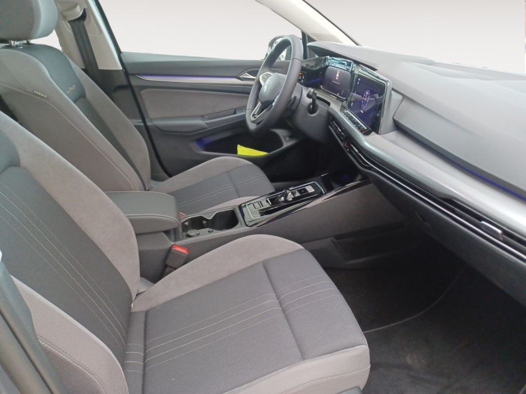 Fahrzeugabbildung Volkswagen Golf Variant Alltrack Panorama Black Style 4Mot.