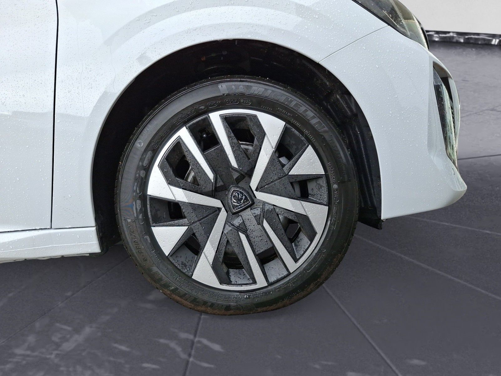 Peugeot 208 - Bild 11