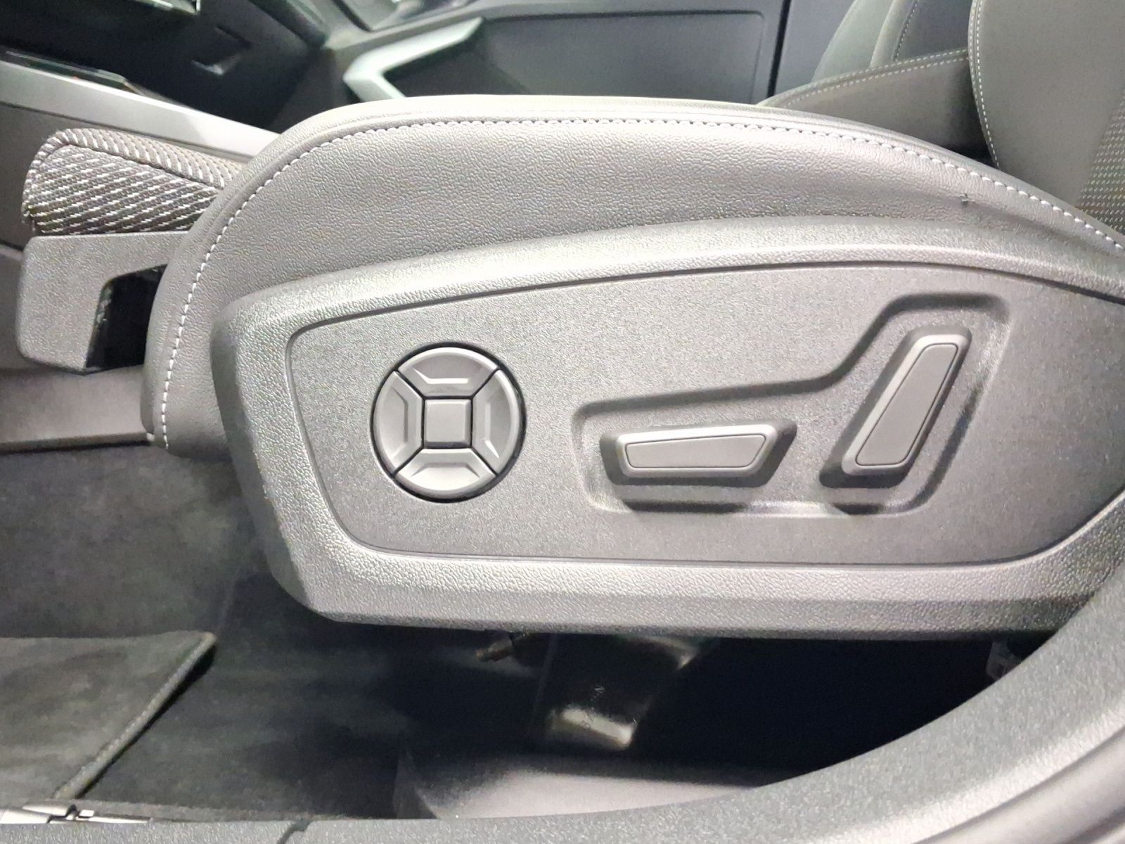 Audi A3 Sportback 45 TFSIe S LINE LM18 LED AHK NAVI foto 18