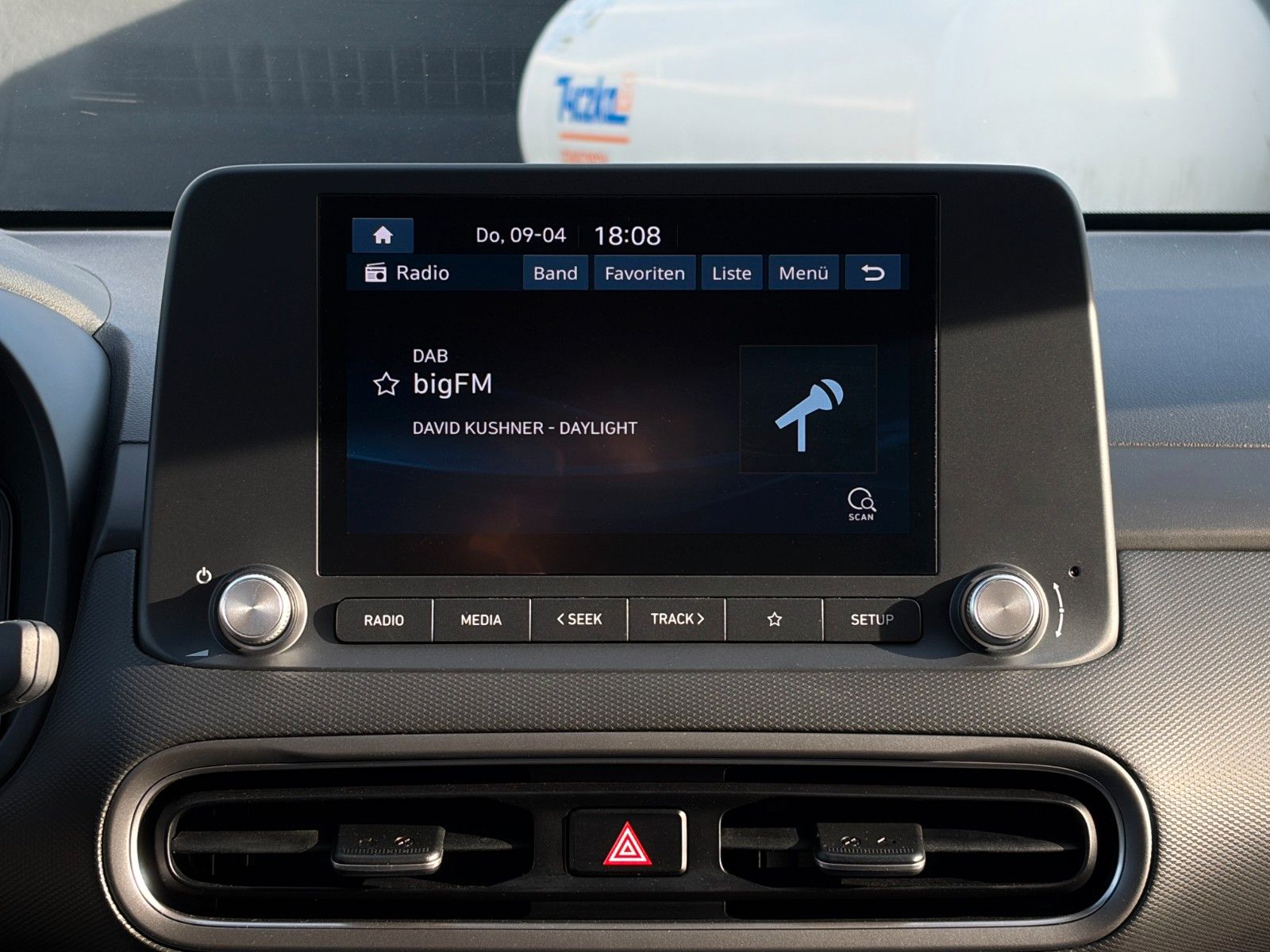 Fahrzeugabbildung Hyundai KONA E Select SHZ LHZ ACC LKA LFA Navi CarPlay